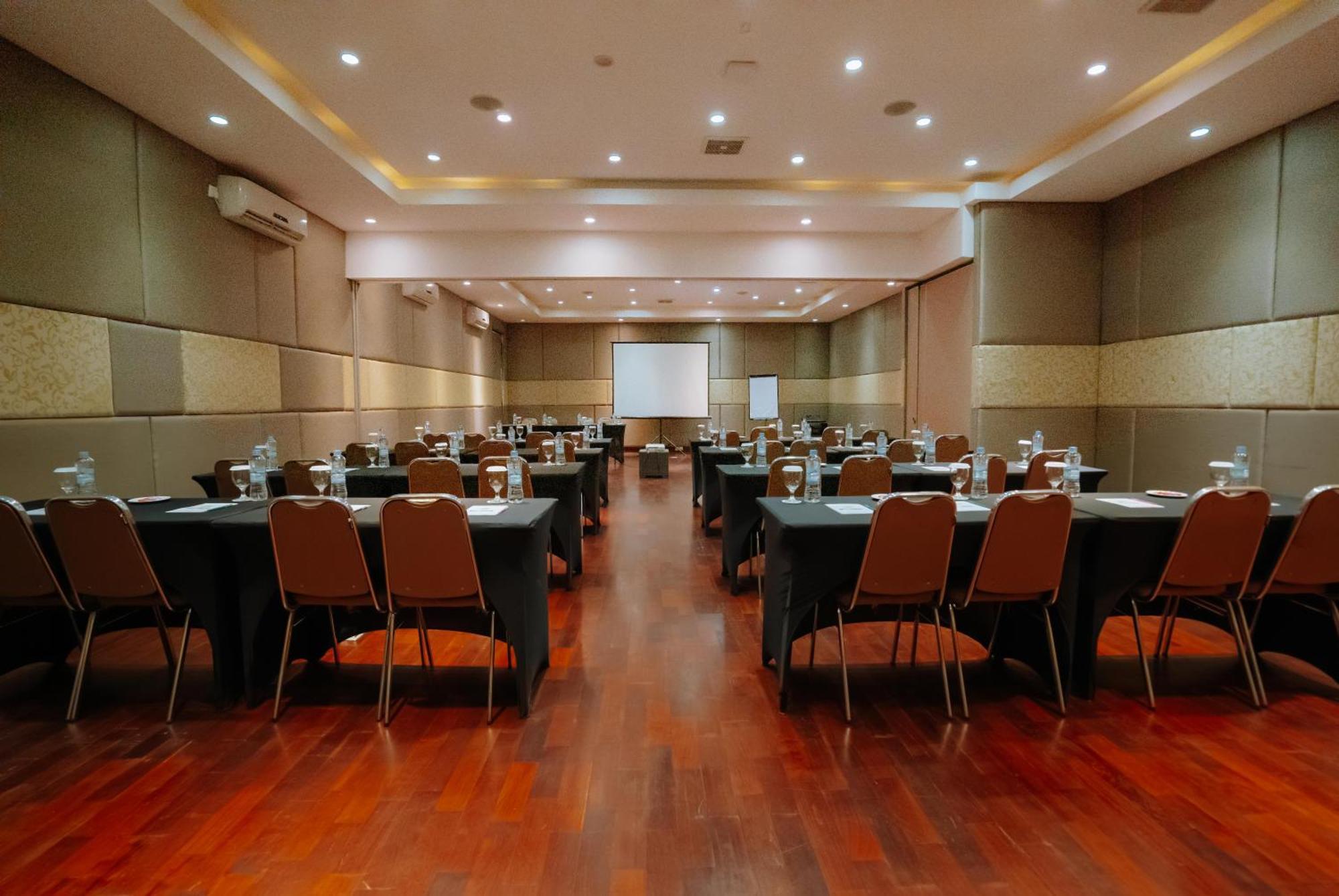 Praja Hotel Denpasar Exterior foto