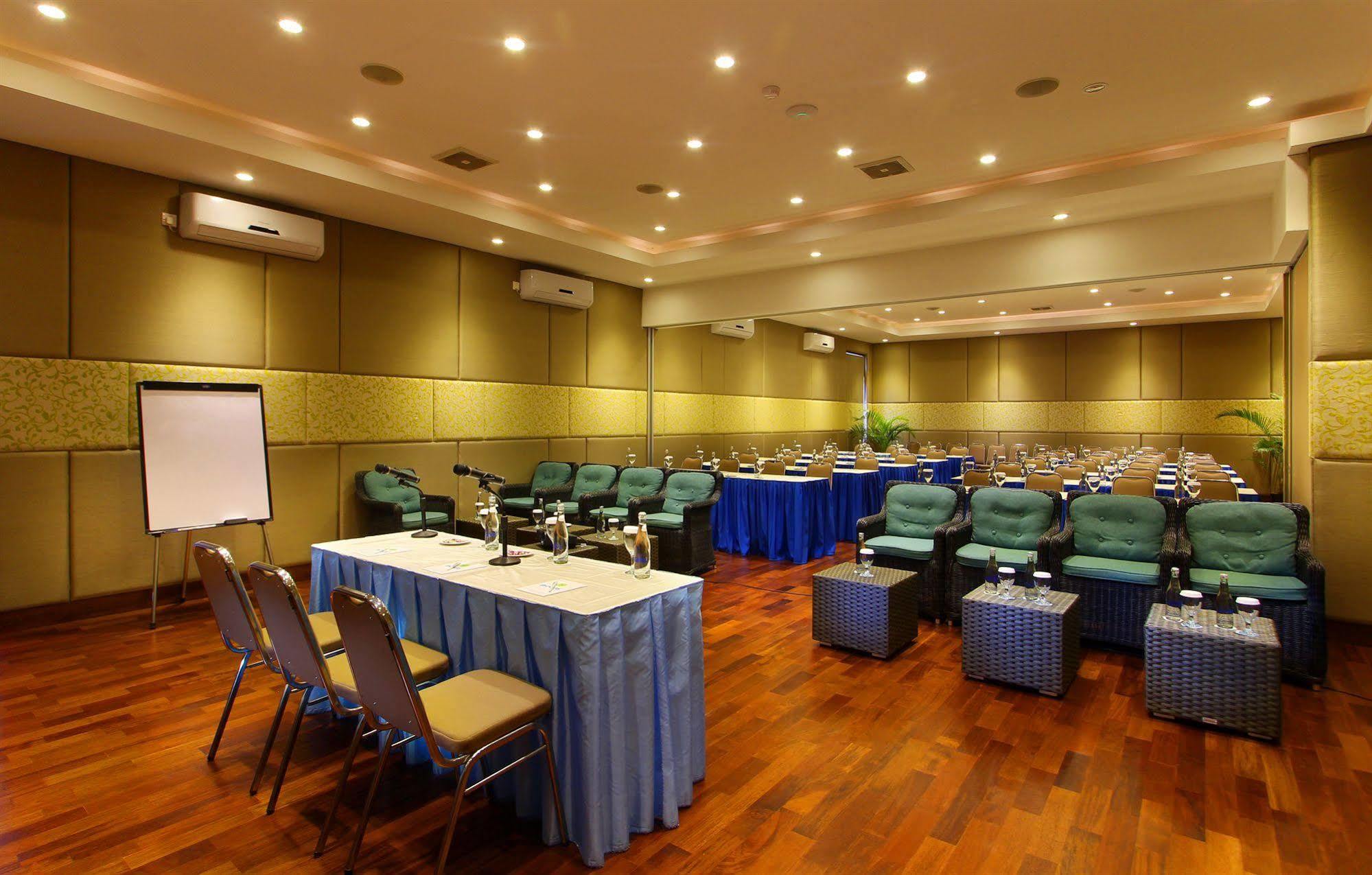 Praja Hotel Denpasar Exterior foto